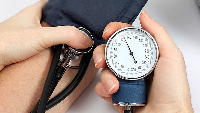 اسباب ارتفاع ضغط الدم واعراضه