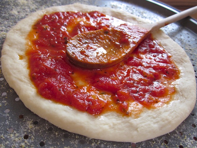 طريقة عمل صوص البيتزا