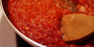 طريقة عمل صلصة الطماطم البيتى