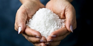 كيفية تنظيف الانف باستخدام الملح